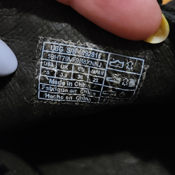 EUC UGG Sneakers - Picture 9 of 9